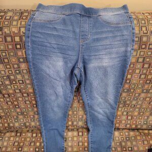 No Boundaries light wash jeggings comfy and stylish skinny fit soft, stretchy